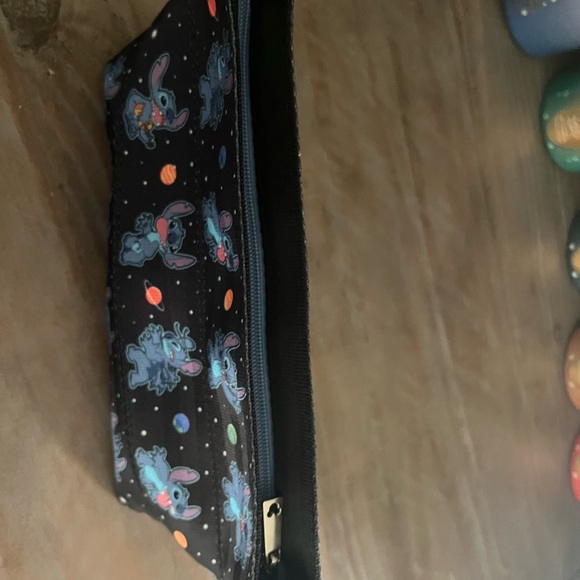 Harveys Stitch Crossbody - Picture 3 of 5